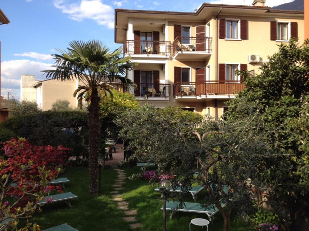Hotel Erika Malcesine Exteriör bild