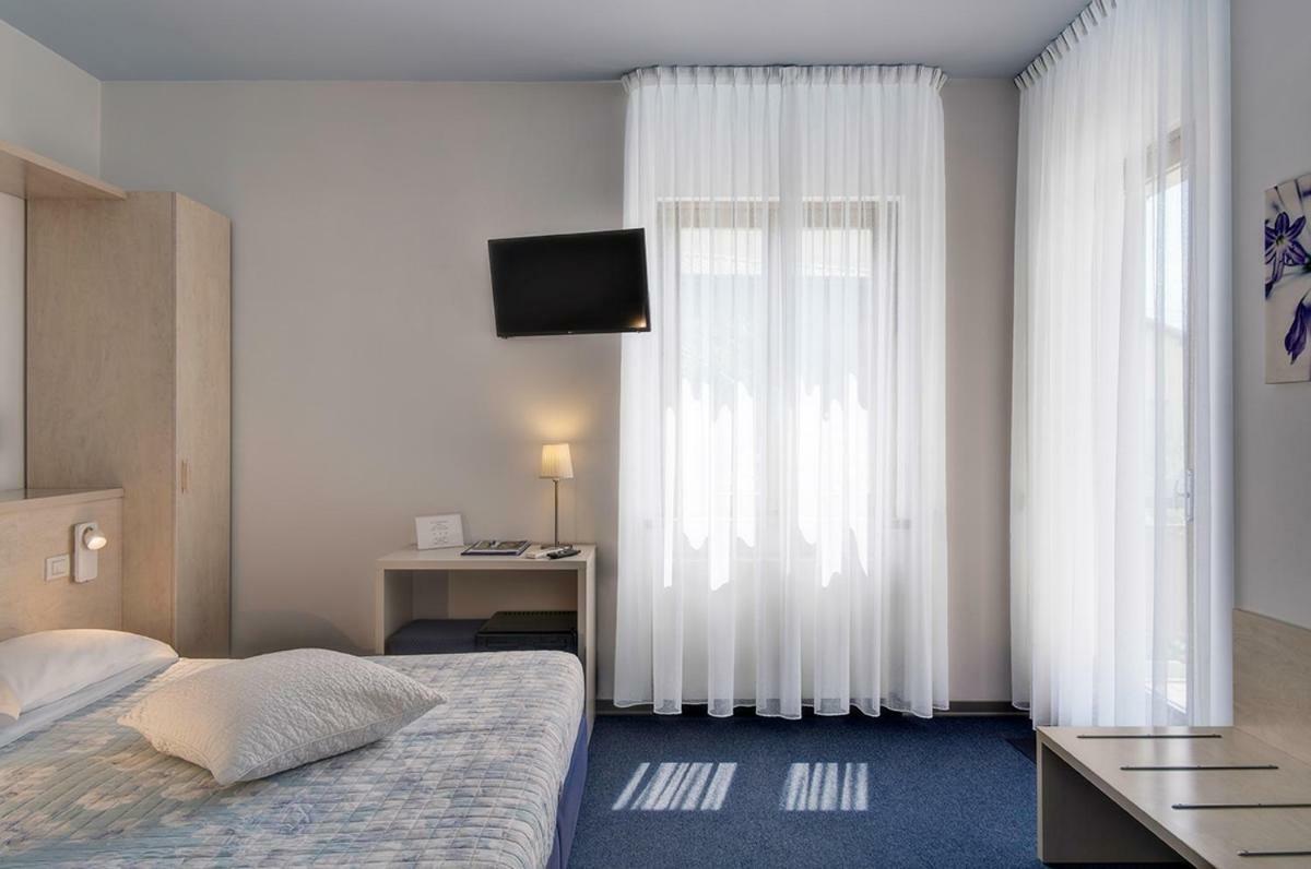Hotel Erika Malcesine Exteriör bild